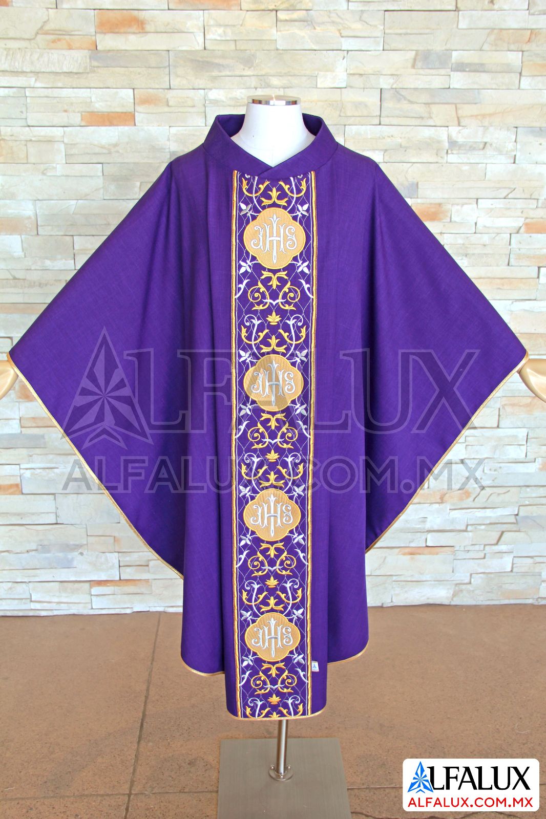 07 JHS Alfalux Casulla Central Morado 333